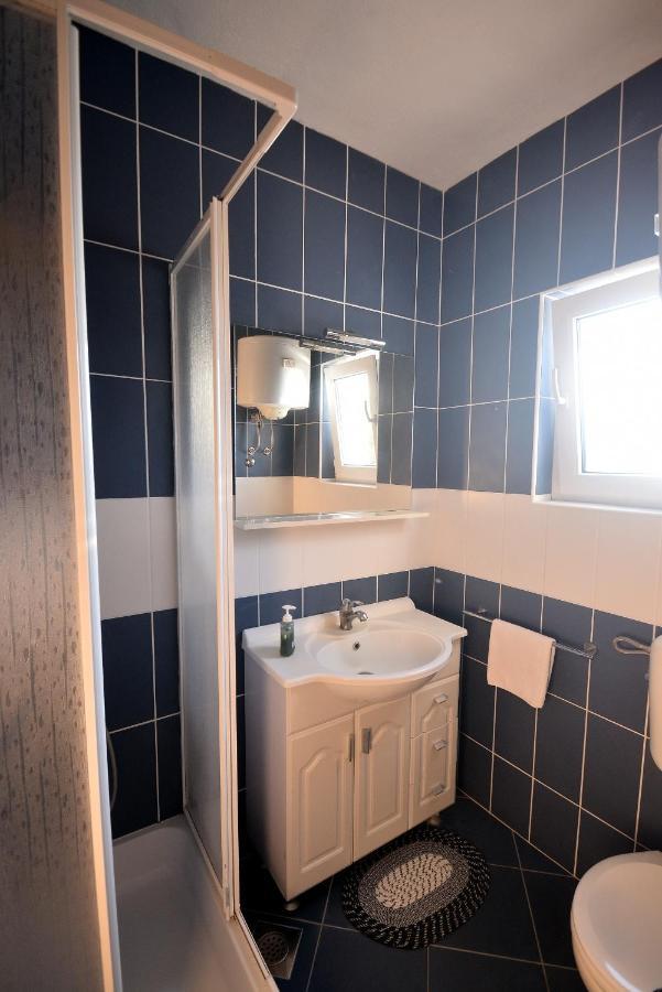 Apartments By The Sea Suhi Potok, Omis - 14555 เยเซนิเซ ภายนอก รูปภาพ