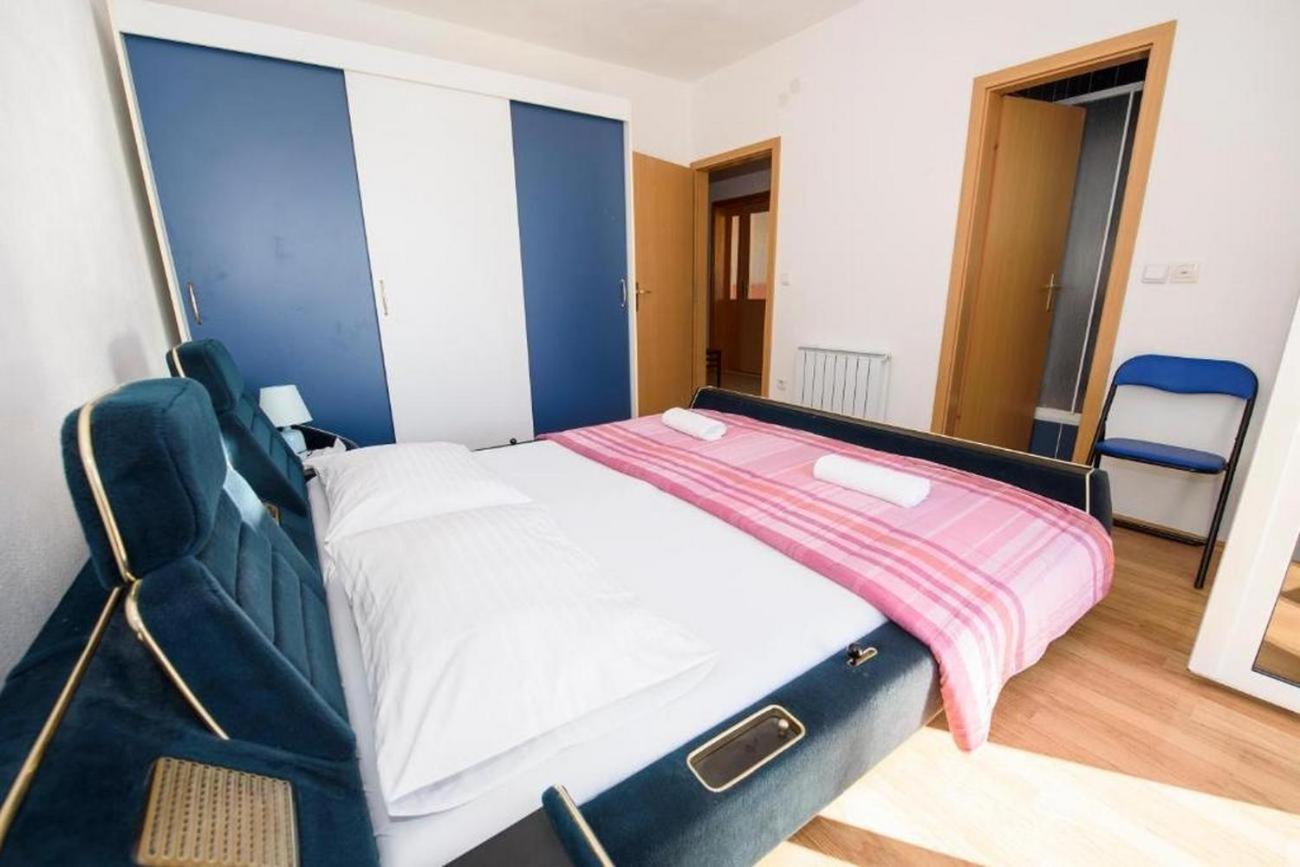 Apartments By The Sea Suhi Potok, Omis - 14555 เยเซนิเซ ห้อง รูปภาพ