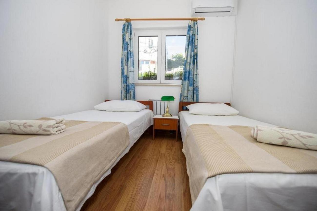 Apartments By The Sea Suhi Potok, Omis - 14555 เยเซนิเซ ห้อง รูปภาพ